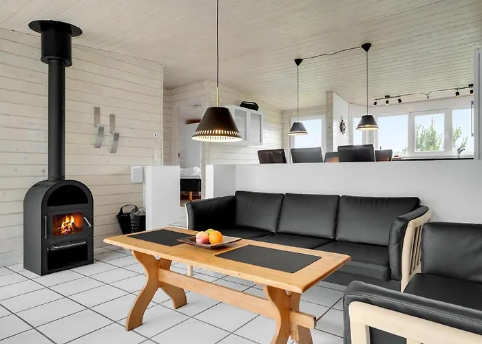 Nice Home In Ebeltoft With Sauna