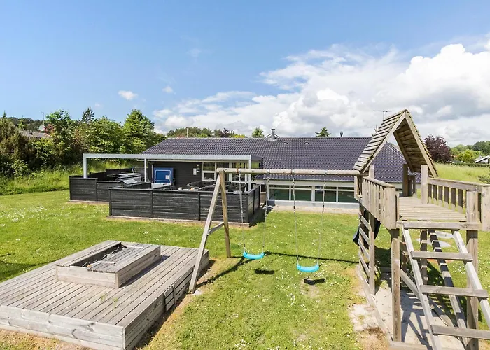 Beautiful Home In Ebeltoft With Wifi
